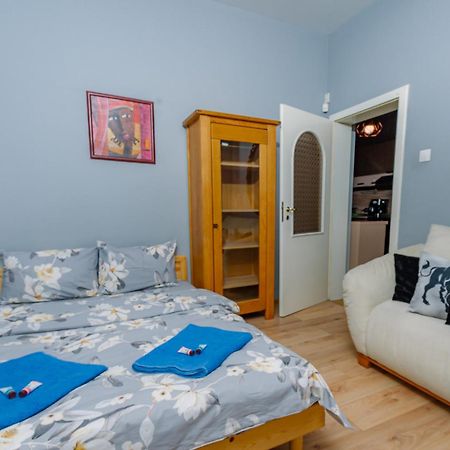 Top Center, 3Bdr, Heart Of The City, Free Secured Parking Sofia Exterior photo