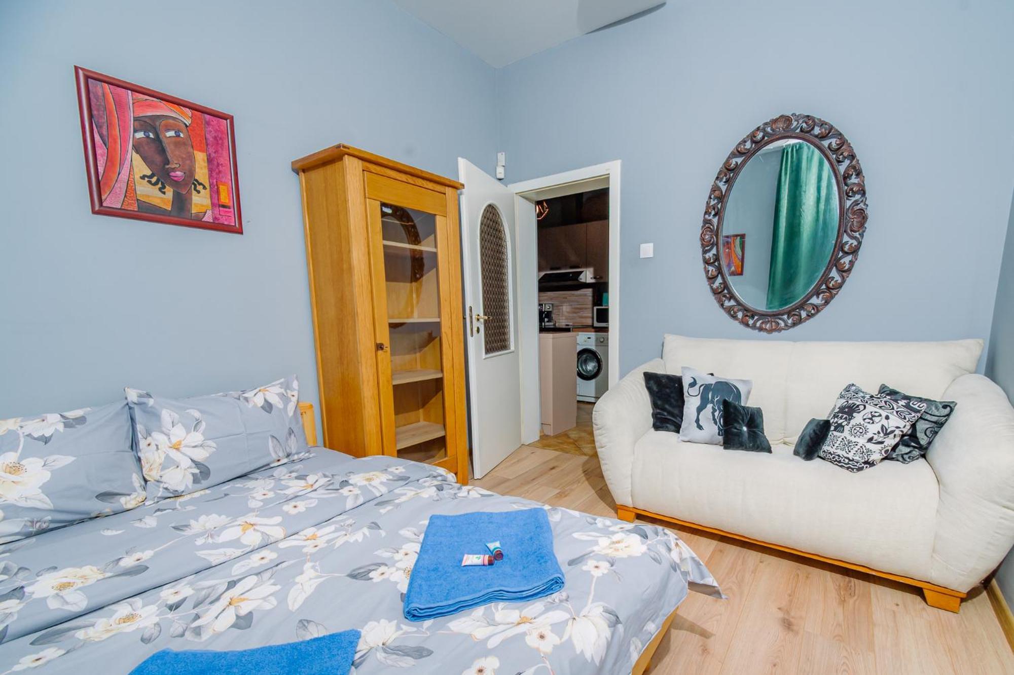 Top Center, 3Bdr, Heart Of The City, Free Secured Parking Sofia Exterior photo